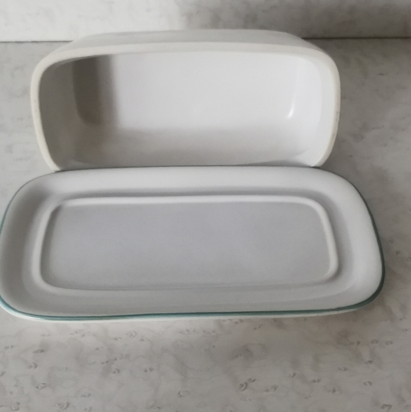 3 for 50$. Bundle Vtg butter dish and coffee mug with lid. - Picture 3 of 7